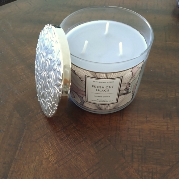 Bath & Body Works Accents Nwt Bath Body Works Fresh Cut Lilacs Candle Poshmark